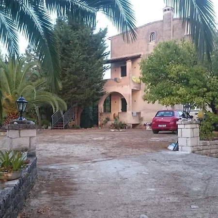 Corfu 9 Muses * איפסוס
